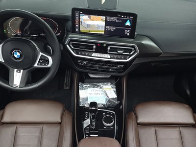 2025 BMW X4 photo 5