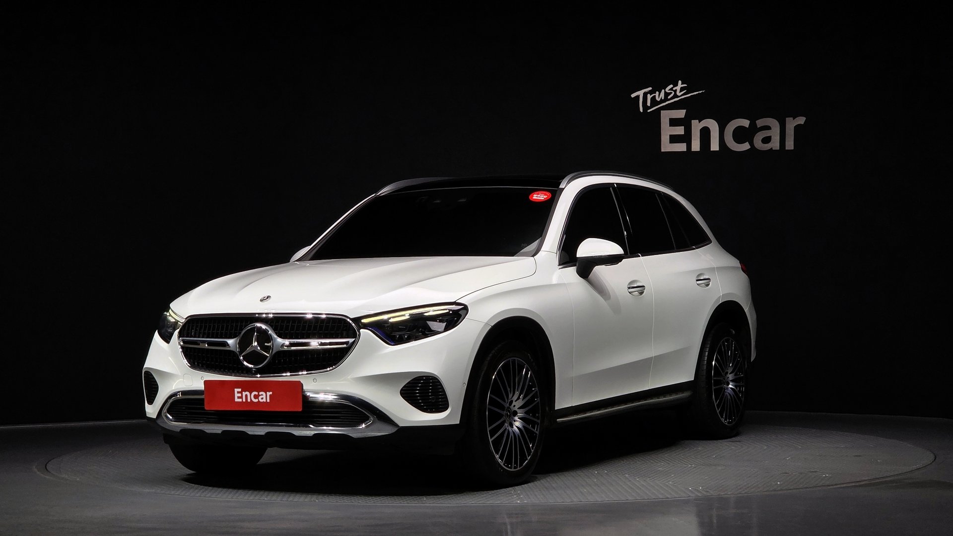 MERCEDES-BENZ GLC - View 1