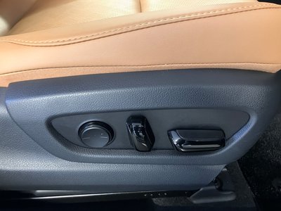 2025 Lexus UX 缩略图 15
