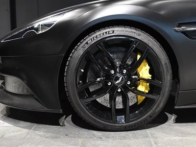 ASTON MARTIN VANQUISH - 8