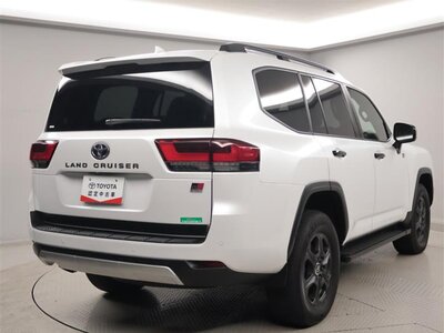 TOYOTA LAND CRUISER 300 - 5