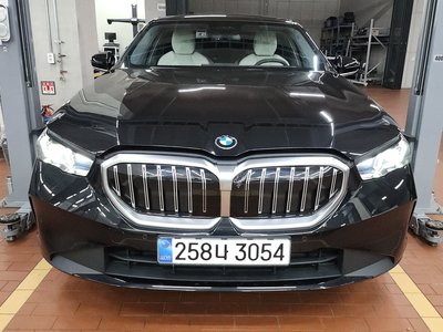 BMW 5 SERIES - 5