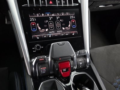 LAMBORGHINI URUS - 9