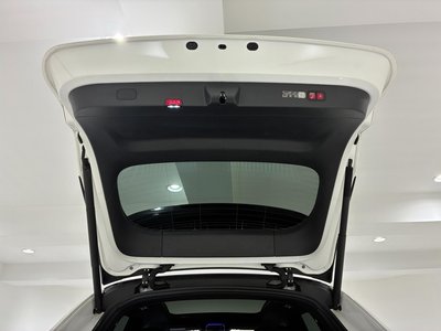 2024 Mercedes-BENZ EQE — миниатюра 24