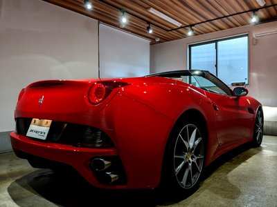 صورة مصغرة 12 لـ 2012 Ferrari CALIFORNIA