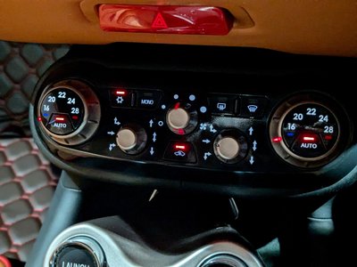 صورة مصغرة 28 لـ 2012 Ferrari CALIFORNIA