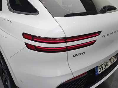 2021 GENESIS GV70 — фото 10