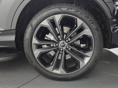 AUDI Q7 - 8