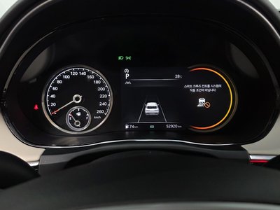 2021 Genesis GV70 — миниатюра 11