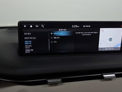 2021 Genesis GV70 — миниатюра 33