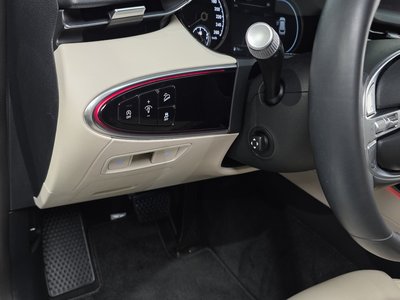 2021 Genesis GV70 — миниатюра 29
