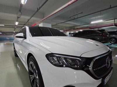 MERCEDES-BENZ E-CLASS - 4