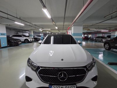 MERCEDES-BENZ E-CLASS - 6