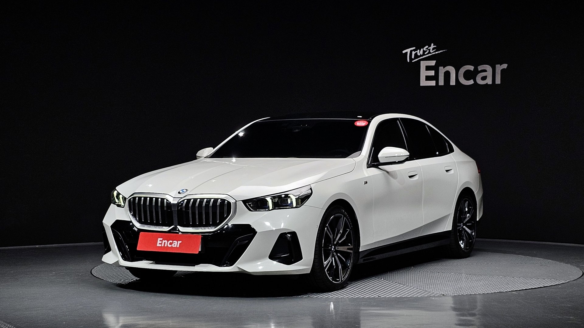 BMW 5 SERIES - View 1