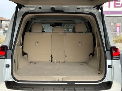 2025 Toyota LAND CRUISER 300 缩略图 33