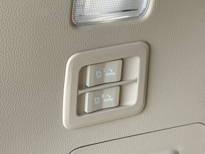 2025 Toyota LAND CRUISER 300 缩略图 35