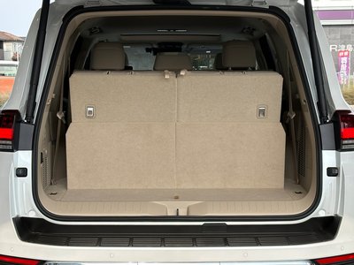 2025 Toyota LAND CRUISER 300 缩略图 32