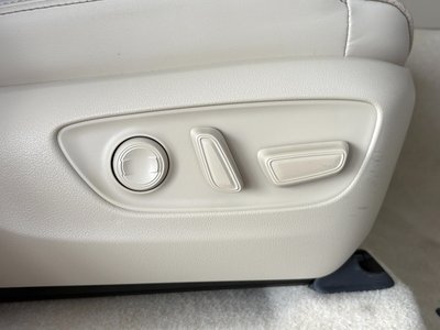 2025 Toyota LAND CRUISER 300 缩略图 42