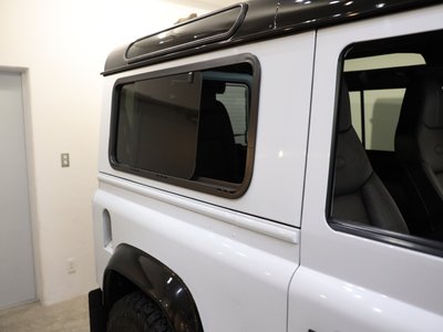 LAND ROVER DEFENDER - 9