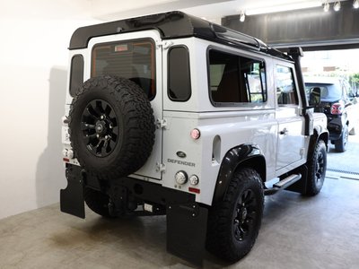 LAND ROVER DEFENDER - 10