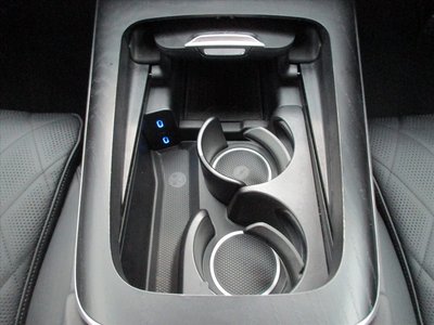 صورة مصغرة 24 لـ 2025 Mercedes-BENZ E-CLASS