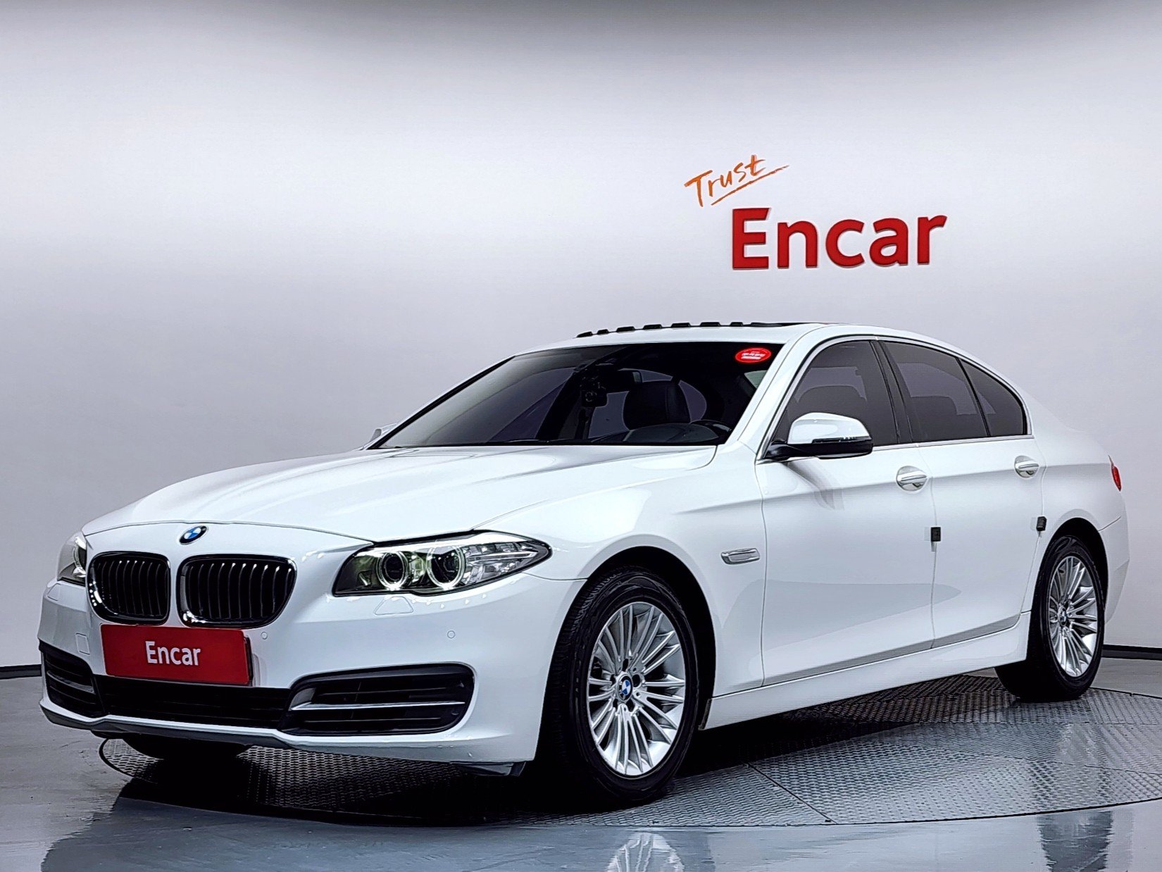 BMW 5 SERIES - View 1