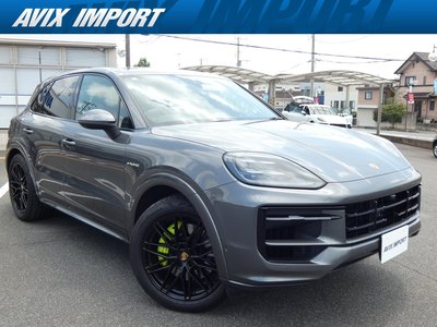 2024 Porsche CAYENNE photo 10