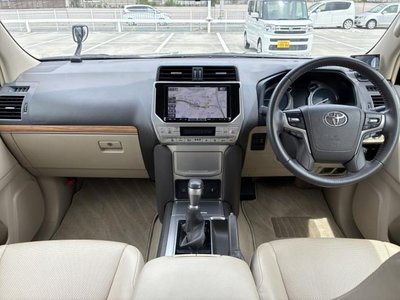 TOYOTA LAND CRUISER - 9