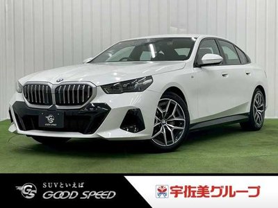 2024 BMW 5 SERIES photo 1