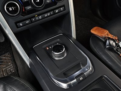 LAND ROVER DISCOVERY SPORT - 9