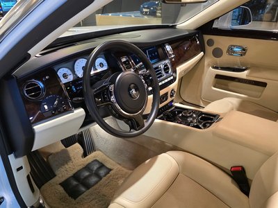 ROLLS-ROYCE GHOST - 7