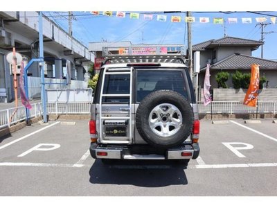 TOYOTA LAND CRUISER 70 - 9