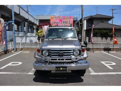 TOYOTA LAND CRUISER 70 - 2