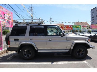TOYOTA LAND CRUISER 70 - 5