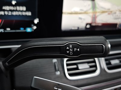 2025 Mercedes-BENZ GLS — миниатюра 12