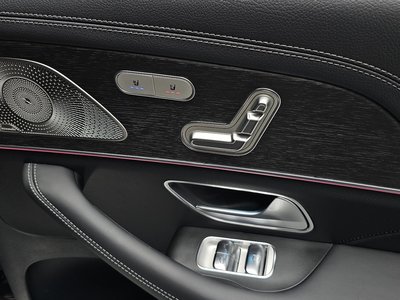 2025 Mercedes-BENZ GLS — миниатюра 28