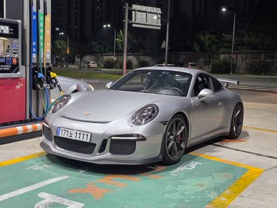 PORSCHE 911 - 1