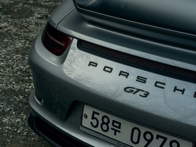 PORSCHE 911 - 6