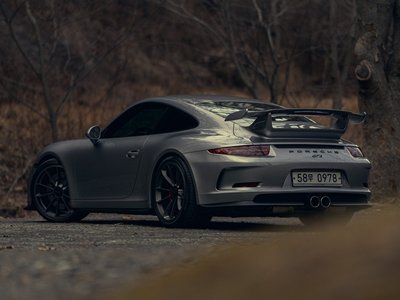 PORSCHE 911 - 8