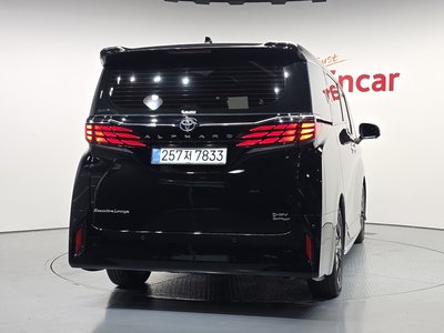 2024 Toyota ALPHARD photo 3