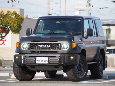 TOYOTA LAND CRUISER 70 - 5