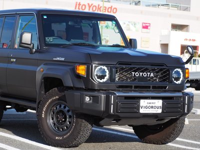 TOYOTA LAND CRUISER 70 - 10