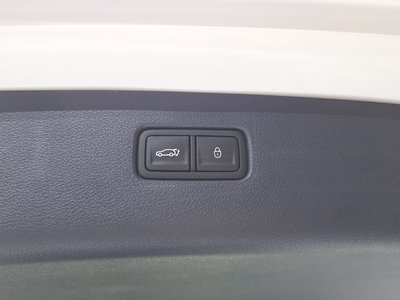 2023 Genesis GV80 thumbnail 33