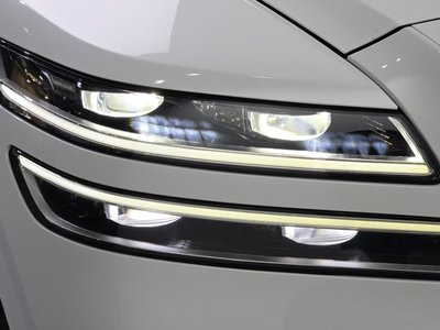 2023 Genesis GV80 photo 9