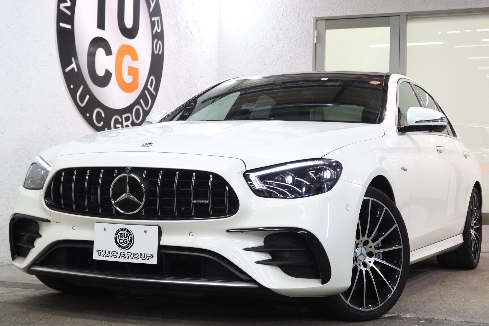 MERCEDES-BENZ E-CLASS AMG - View 1