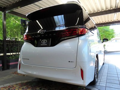 2025 Toyota ALPHARD — фото 6