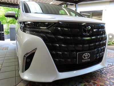 2025 Toyota ALPHARD — фото 1