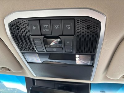 صورة مصغرة 47 لـ 2024 Toyota LAND CRUISER 300