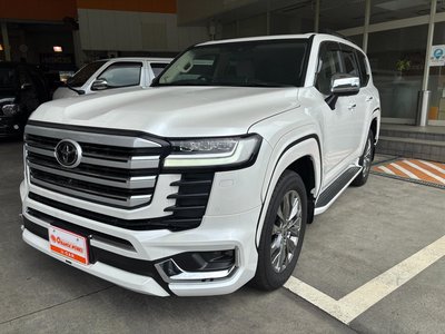 TOYOTA LAND CRUISER 300 - 7