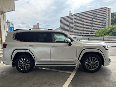 صورة مصغرة 12 لـ 2024 Toyota LAND CRUISER 300